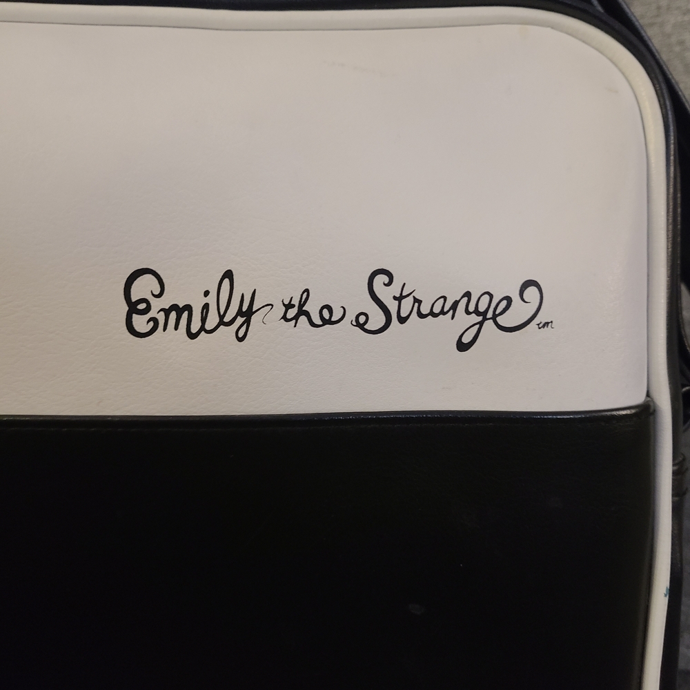 Vintage Emily The Strange Messenger Bag Never Used - Picture 9 of 16